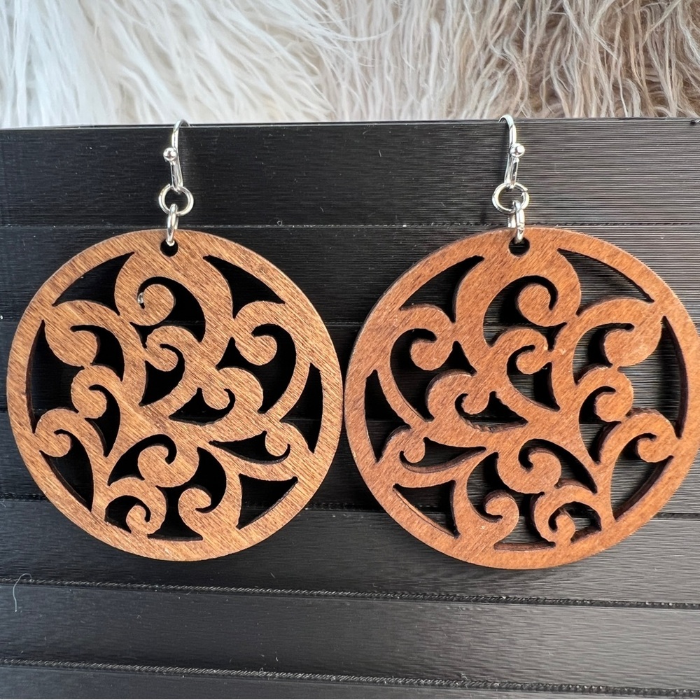 Silvertone cut out circle wood lightweight costume pierced earrings